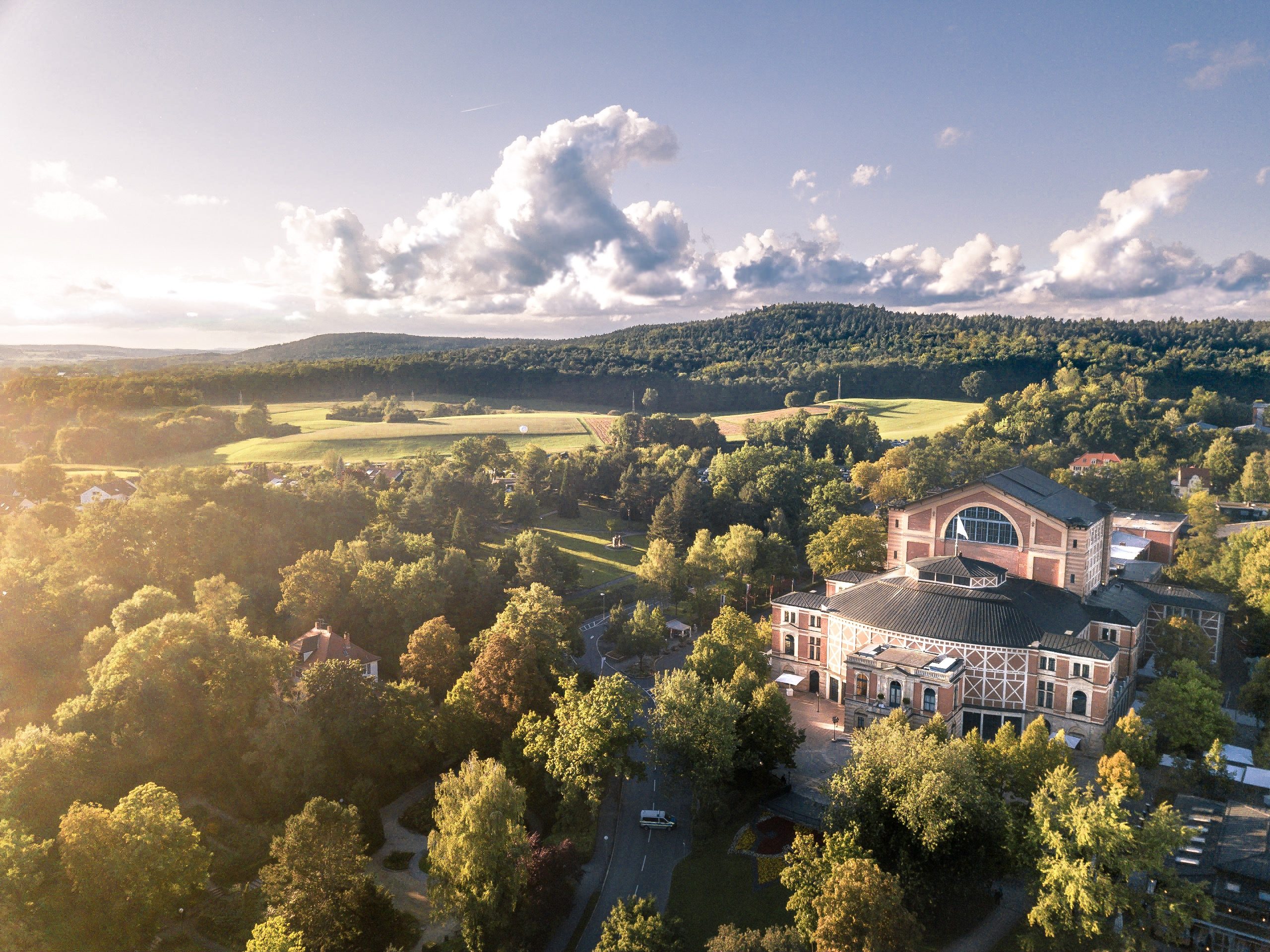 Bayreuth Luftbild Festspielhaus (c) Corinna Weih